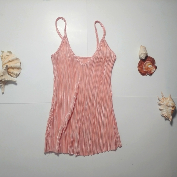 🌈Pink camisole. No tags so not sure of brand. - Picture 1 of 2